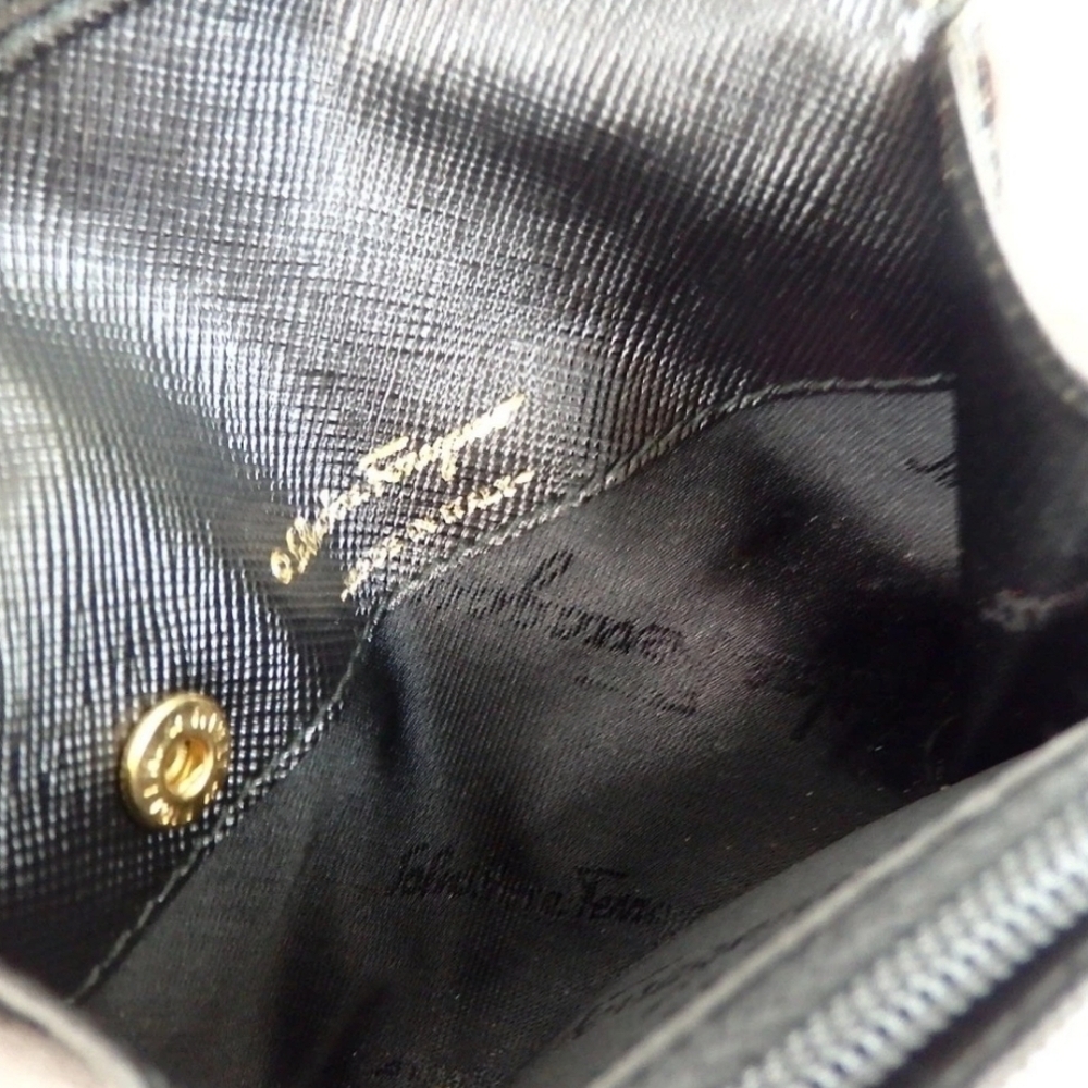 Salvatore Ferragamo Compact Card & Coin Wallet Like New Condition - Picture 10 of 15